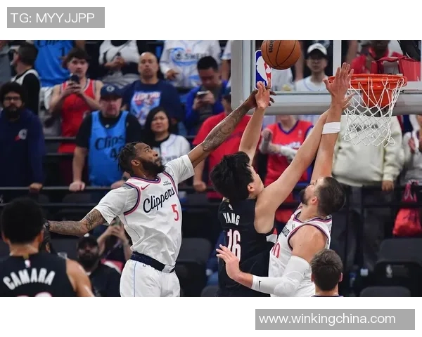 快船逆转开拓者，登顶西部